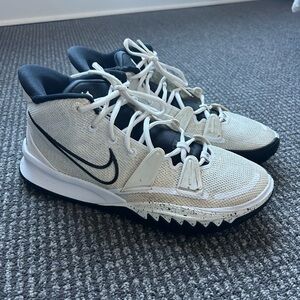Nike Kyrie 7 TB Men’s Basketball Shoes Black/White Size 11